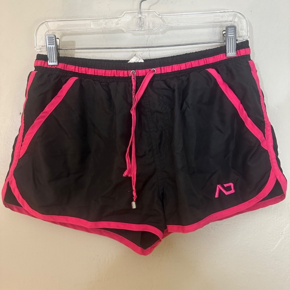 Addicted Swim Trunks Medium 30-32" waist 1.5" inseam Gently worn 100% polyester - Picture 2 of 4